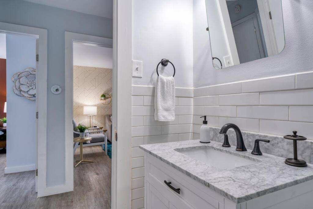 2Br 1Ba Duplex House King Beds Great For Small Groups Close To All Uptown Charlotte Attractions 外观 照片