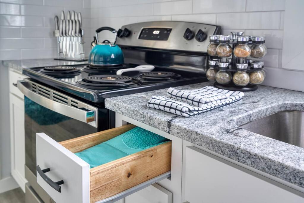 2Br 1Ba Duplex House King Beds Great For Small Groups Close To All Uptown Charlotte Attractions 外观 照片