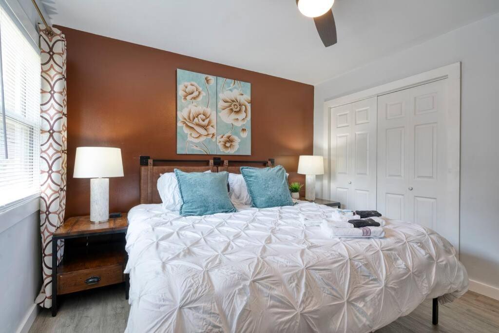 2Br 1Ba Duplex House King Beds Great For Small Groups Close To All Uptown Charlotte Attractions 外观 照片
