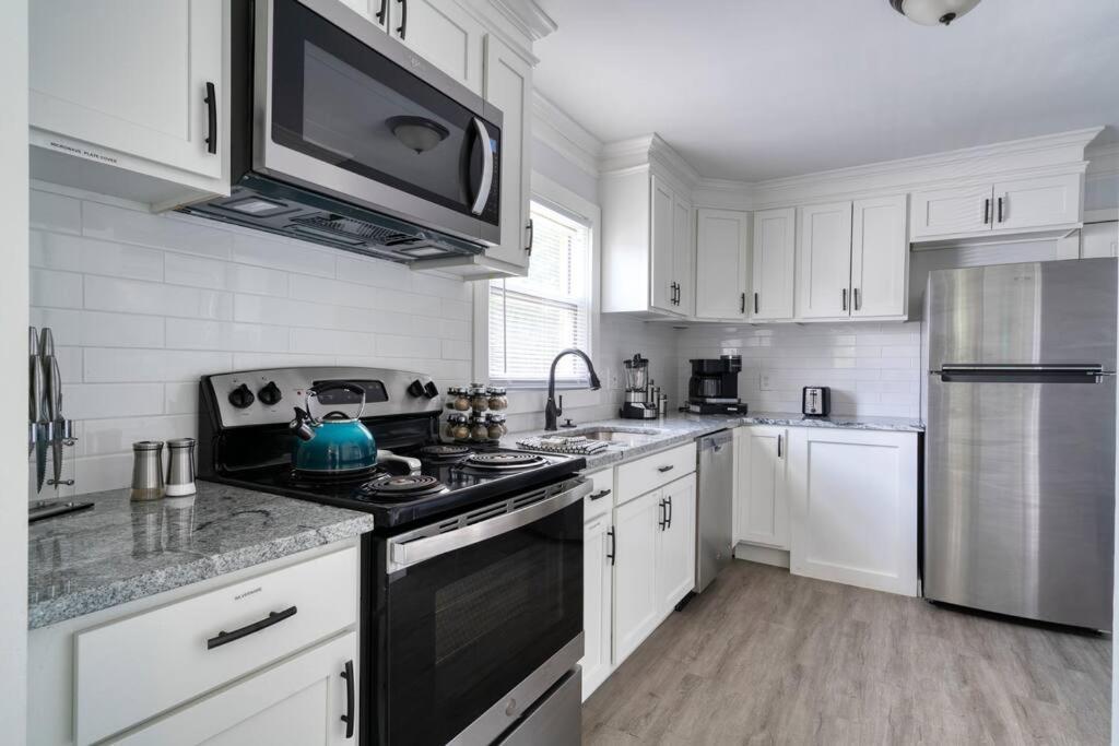 2Br 1Ba Duplex House King Beds Great For Small Groups Close To All Uptown Charlotte Attractions 外观 照片
